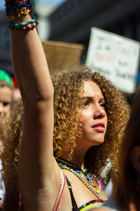 Illustration for article titled 'This Is Only the Beginning:' Young People Demand Justice at New York's Climate Strikes